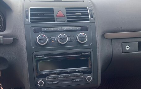 Volkswagen Touran III, 2012 год, 1 099 000 рублей, 11 фотография