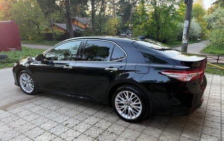 Toyota Camry, 2019 год, 3 100 000 рублей, 4 фотография