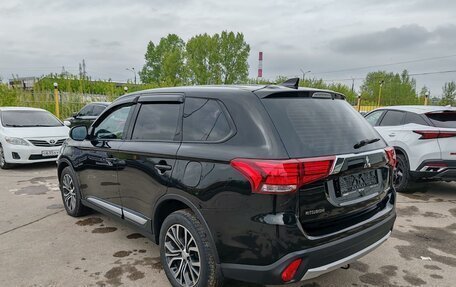 Mitsubishi Outlander III рестайлинг 3, 2018 год, 1 899 000 рублей, 4 фотография