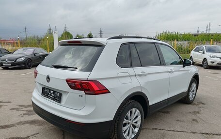 Volkswagen Tiguan II, 2017 год, 1 839 000 рублей, 2 фотография