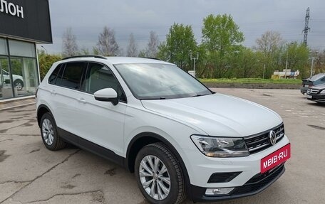 Volkswagen Tiguan II, 2017 год, 1 839 000 рублей, 3 фотография