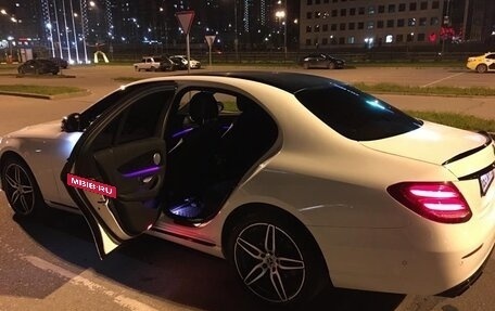 Mercedes-Benz E-Класс, 2016 год, 1 980 000 рублей, 5 фотография