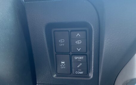 Toyota Land Cruiser Prado 150 рестайлинг 2, 2011 год, 2 995 000 рублей, 6 фотография
