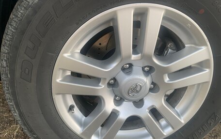 Toyota Land Cruiser Prado 150 рестайлинг 2, 2011 год, 2 995 000 рублей, 16 фотография