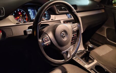 Volkswagen Passat B7, 2011 год, 900 000 рублей, 3 фотография