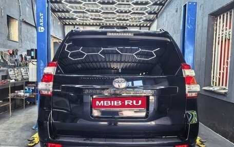 Toyota Land Cruiser Prado 150 рестайлинг 2, 2016 год, 5 900 000 рублей, 3 фотография