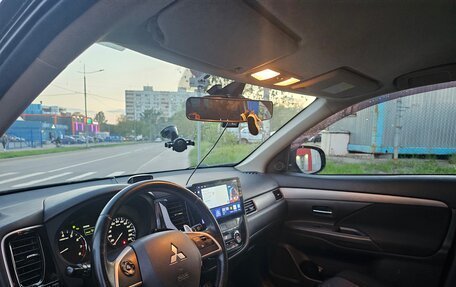Mitsubishi Outlander III рестайлинг 3, 2012 год, 1 190 000 рублей, 10 фотография