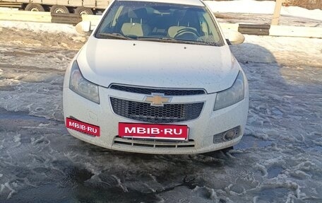 Chevrolet Cruze II, 2012 год, 700 000 рублей, 6 фотография
