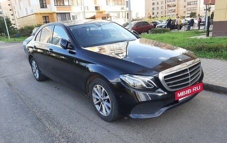 Mercedes-Benz E-Класс, 2019 год, 3 150 000 рублей, 5 фотография