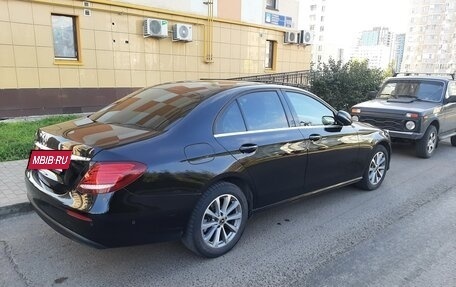 Mercedes-Benz E-Класс, 2019 год, 3 150 000 рублей, 7 фотография