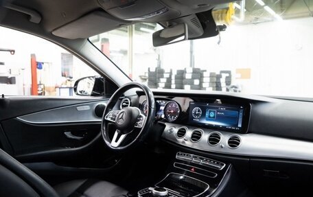 Mercedes-Benz E-Класс, 2019 год, 3 150 000 рублей, 24 фотография