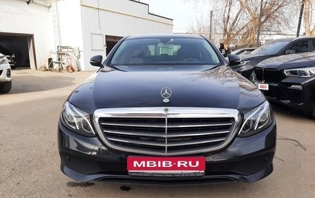 Mercedes-Benz E-Класс, 2019 год, 3 150 000 рублей, 15 фотография