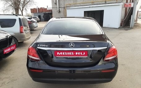 Mercedes-Benz E-Класс, 2019 год, 3 150 000 рублей, 13 фотография
