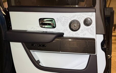 Rolls-Royce Cullinan, 2025 год, 72 000 000 рублей, 5 фотография
