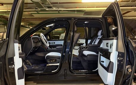 Rolls-Royce Cullinan, 2025 год, 72 000 000 рублей, 6 фотография