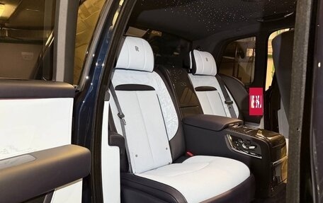 Rolls-Royce Cullinan, 2025 год, 72 000 000 рублей, 8 фотография