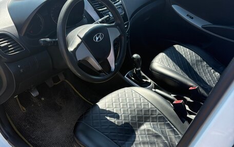Hyundai Solaris II рестайлинг, 2013 год, 410 000 рублей, 7 фотография