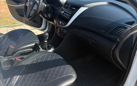 Hyundai Solaris II рестайлинг, 2013 год, 410 000 рублей, 9 фотография