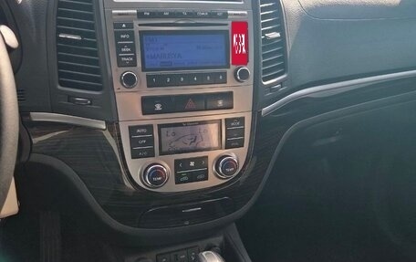 Hyundai Santa Fe III рестайлинг, 2011 год, 1 400 000 рублей, 2 фотография