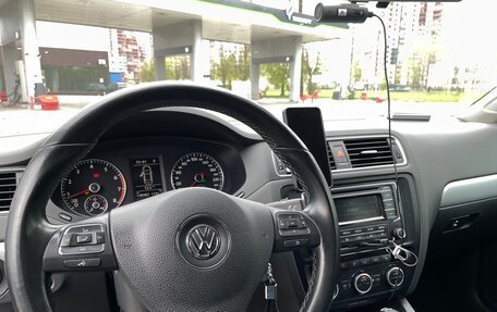 Volkswagen Jetta VI, 2013 год, 890 000 рублей, 11 фотография
