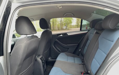 Volkswagen Jetta VI, 2013 год, 890 000 рублей, 12 фотография