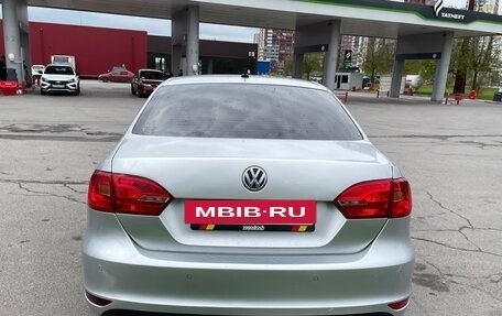 Volkswagen Jetta VI, 2013 год, 890 000 рублей, 7 фотография
