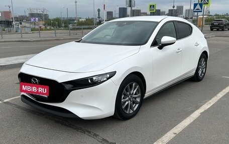 Mazda 3, 2020 год, 1 850 000 рублей, 2 фотография