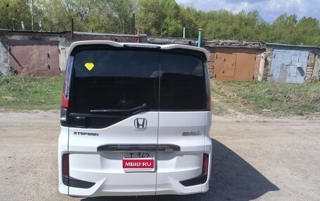 Honda Stepwgn IV, 2015 год, 1 800 000 рублей, 1 фотография