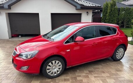 Opel Astra J, 2010 год, 600 000 рублей, 3 фотография