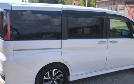 Honda Stepwgn IV, 2015 год, 1 800 000 рублей, 3 фотография