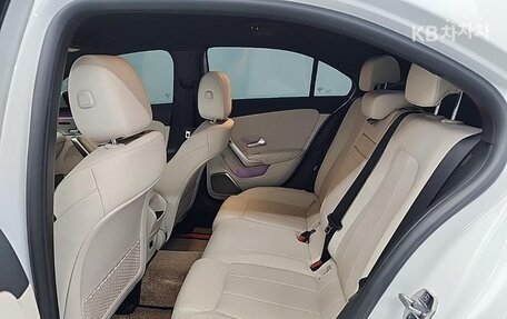 Mercedes-Benz A-Класс, 2023 год, 2 650 000 рублей, 8 фотография