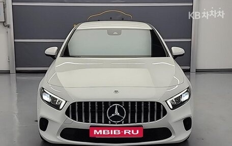 Mercedes-Benz A-Класс, 2023 год, 2 650 000 рублей, 2 фотография