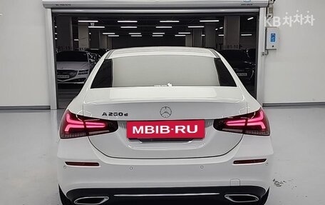 Mercedes-Benz A-Класс, 2023 год, 2 650 000 рублей, 4 фотография