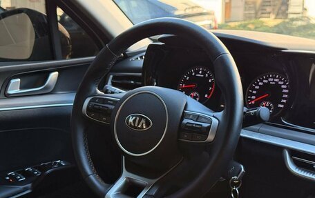 KIA K5, 2021 год, 2 400 000 рублей, 14 фотография