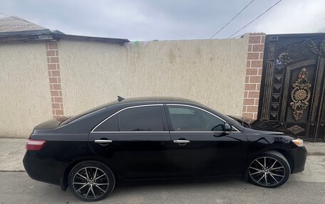 Toyota Camry, 2011 год, 1 150 000 рублей, 4 фотография