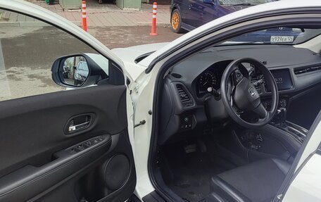Honda Vezel, 2020 год, 1 860 000 рублей, 39 фотография