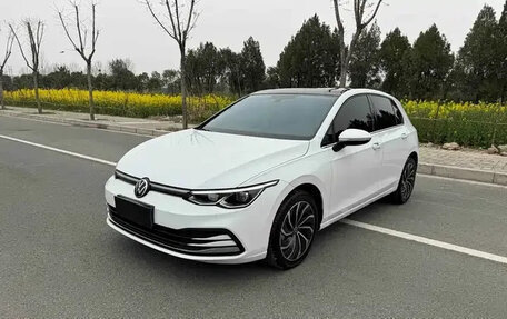 Volkswagen Golf VIII, 2023 год, 1 678 040 рублей, 1 фотография