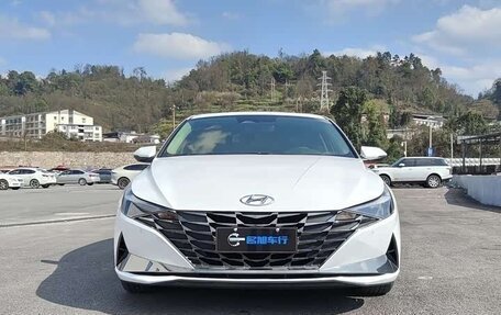 Hyundai Elantra, 2022 год, 1 420 000 рублей, 2 фотография