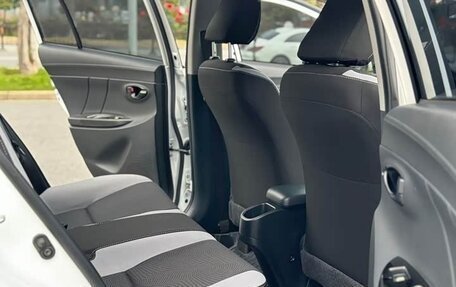Toyota Yaris XP150 рестайлинг, 2023 год, 1 140 000 рублей, 17 фотография