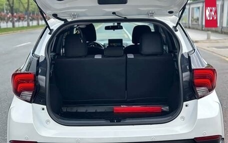 Toyota Yaris XP150 рестайлинг, 2023 год, 1 140 000 рублей, 18 фотография