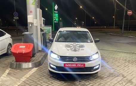 Volkswagen Polo VI (EU Market), 2017 год, 560 000 рублей, 2 фотография