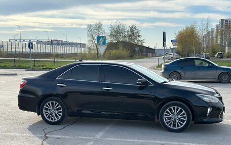 Toyota Camry, 2017 год, 2 550 000 рублей, 6 фотография