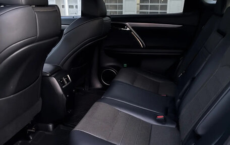 Lexus RX IV рестайлинг, 2019 год, 4 650 000 рублей, 5 фотография