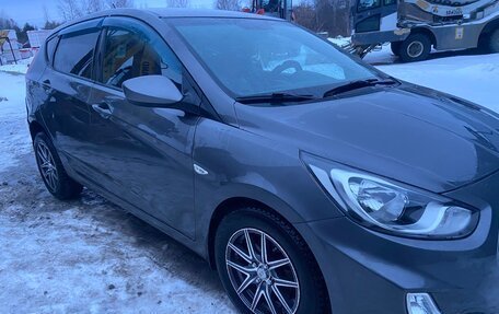 Hyundai Solaris II рестайлинг, 2012 год, 730 000 рублей, 3 фотография