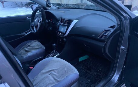 Hyundai Solaris II рестайлинг, 2012 год, 730 000 рублей, 11 фотография