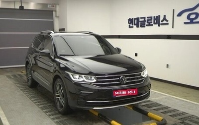 Volkswagen Tiguan II, 2022 год, 2 650 000 рублей, 1 фотография