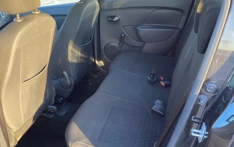 Renault Logan II, 2018 год, 635 000 рублей, 17 фотография