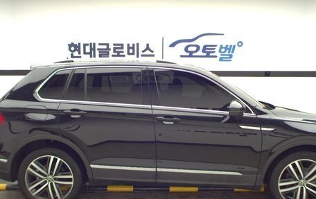 Volkswagen Tiguan II, 2022 год, 2 650 000 рублей, 2 фотография