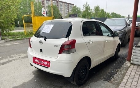 Toyota Yaris III рестайлинг, 2010 год, 450 000 рублей, 5 фотография