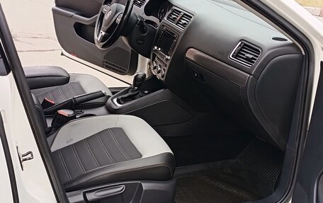 Volkswagen Jetta VI, 2013 год, 888 000 рублей, 8 фотография